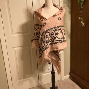 Steve Madden Blanket Wrap NWT